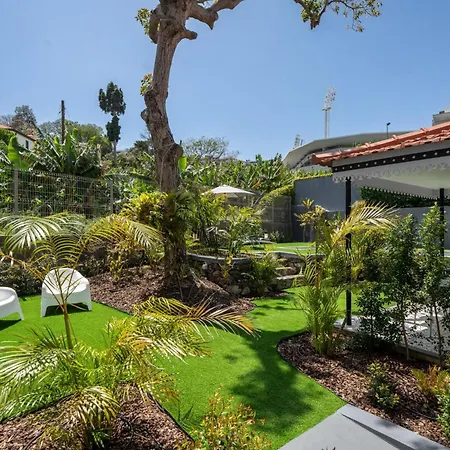 度假居 Quintinha Estrelicia - Pool And Garden *