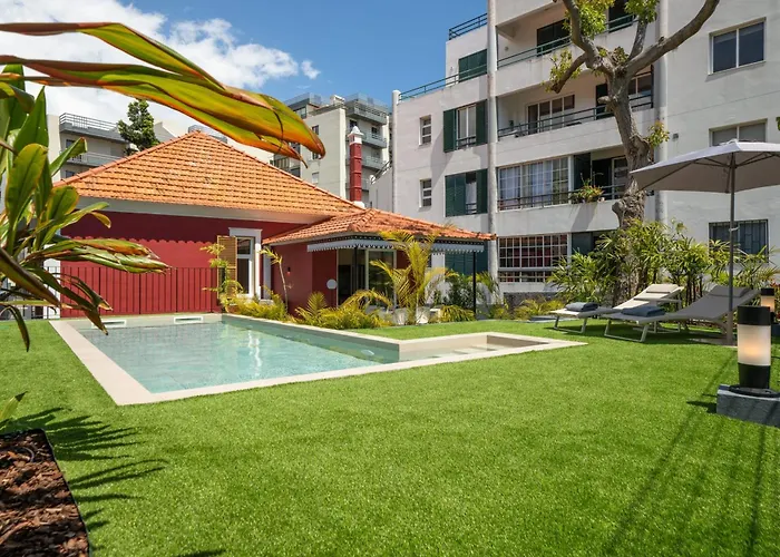 度假居 Quintinha Estrelicia - Pool And Garden *