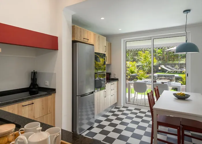 度假居 Quintinha Estrelicia - Pool And Garden